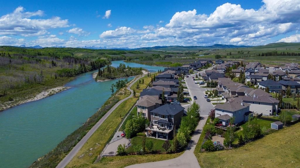 I have sold a property at 111 West Pointe MANOR in Cochrane
